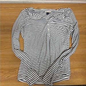 Universal Thread Black & White Striped Long-Sleeve Henley